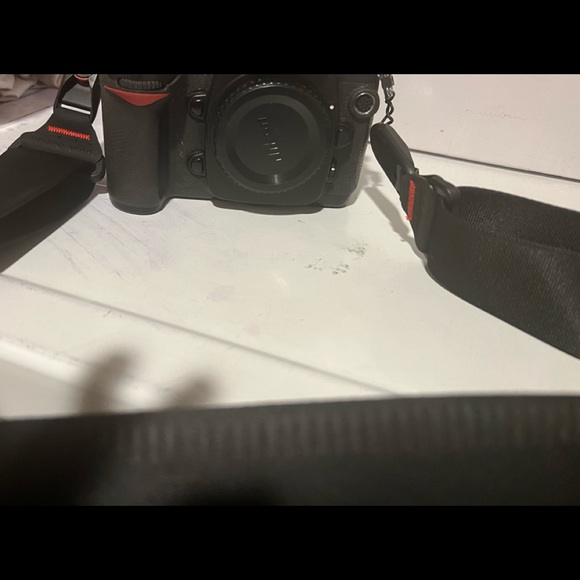 Nikon camaras  hardly used - Picture 2 of 8